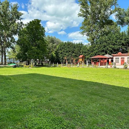 Lelle Beach Club Balatonlelle Dış mekan fotoğraf
